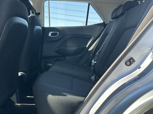 Used 2022 Hyundai Venue SE w/ Cargo Package FWD image 19