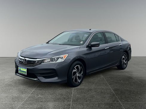 Used 2017 Honda Accord LX image 3