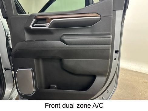 Used 2025 Chevrolet Silverado 1500 High Country w/ High Country Premium Package AWD/4WD image 28