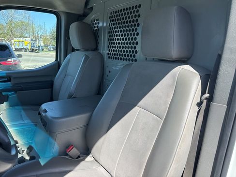 Used 2018 Nissan NV 3500 SV image 8
