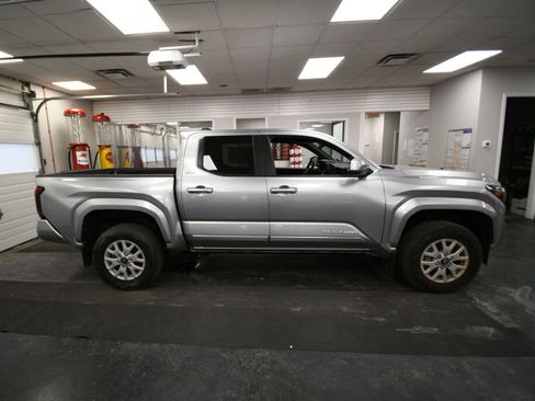 Used 2024 Toyota Tacoma SR5 image 8