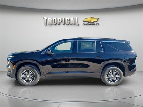 New 2026 Chevrolet Traverse LT image 2