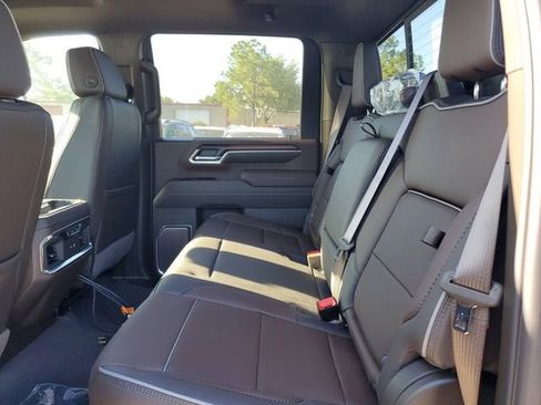 New 2026 GMC Sierra 3500 Denali w/ Denali Reserve Package AWD/4WD image 12