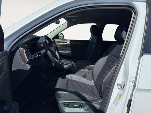 New 2026 Volkswagen Atlas SE FWD image 10