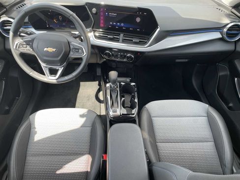 Used 2025 Chevrolet Trax LT w/ Driver Confidence Package FWD image 20