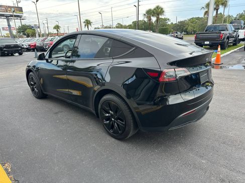 Used 2023 Tesla Model Y Long Range AWD/4WD image 6