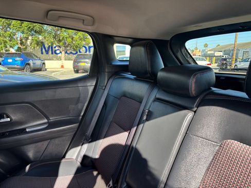 Used 2026 Nissan Kicks SR AWD/4WD image 35