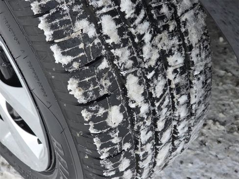 Used 2021 Toyota Corolla LE image 8