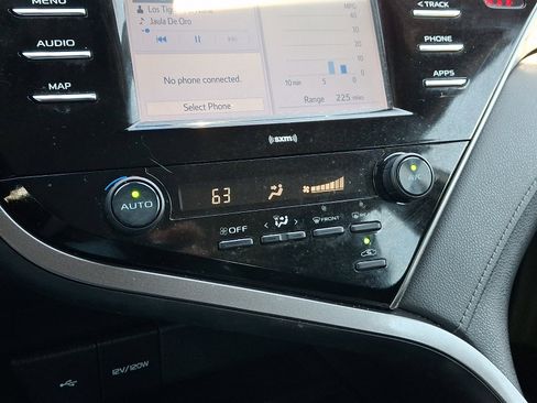 Used 2020 Toyota Camry SE FWD image 15