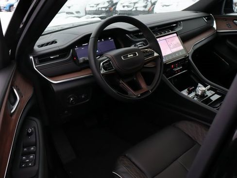 New 2025 Jeep Grand Cherokee L Summit image 13