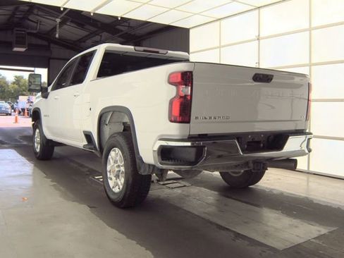 Used 2023 Chevrolet Silverado 2500 LT AWD/4WD image 4