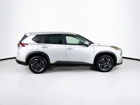 Used 2025 Nissan Rogue SV image 10