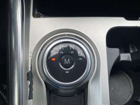 Used 2020 Ford Explorer XLT w/ Equipment Group 202A image 22