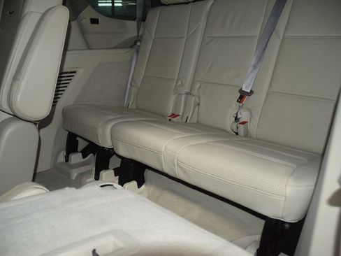 Used 2023 Cadillac Escalade Premium Luxury Platinum image 45