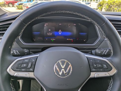 Certified 2023 Volkswagen Tiguan SE FWD image 24