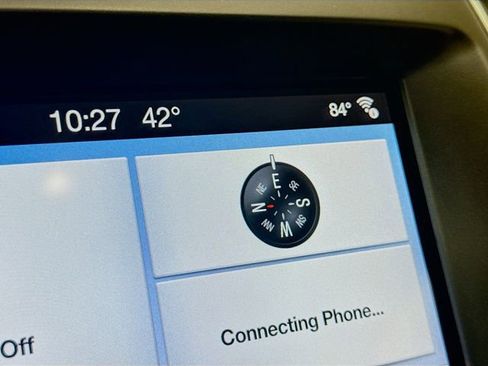 Used 2018 Ford Edge Titanium image 13