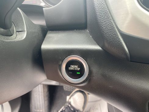 Used 2020 GMC Terrain SLT w/ Preferred Package AWD/4WD image 17