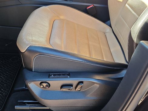 Certified 2022 Volkswagen Atlas Cross Sport SEL Premium R-Line image 12