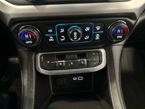 Used 2023 GMC Acadia SLE w/ Driver Convenience Package image 25