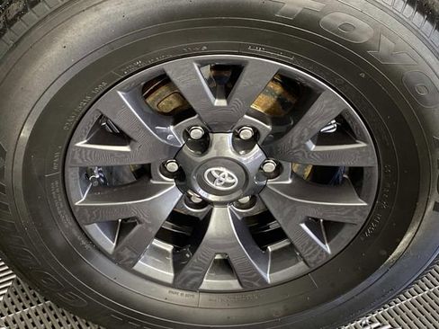 Used 2023 Toyota Tacoma SR5 AWD/4WD image 25