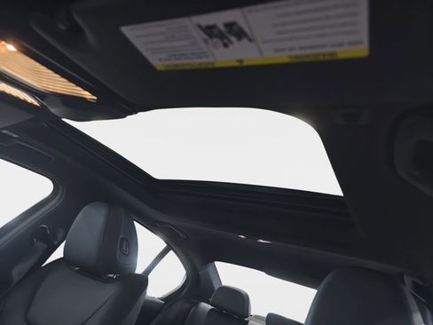 New 2026 BMW 330i 330i w/ M Sport Package image 18