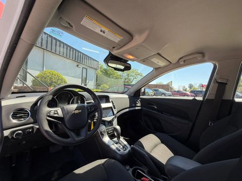 Used 2016 Chevrolet Cruze LT image 22