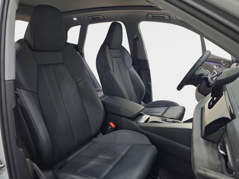 Used 2025 Audi Q5 Premium Plus w/ Premium Plus image 12