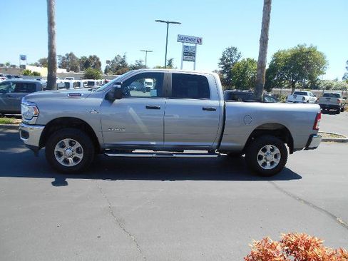 Used 2024 RAM 2500 Big Horn AWD/4WD image 2