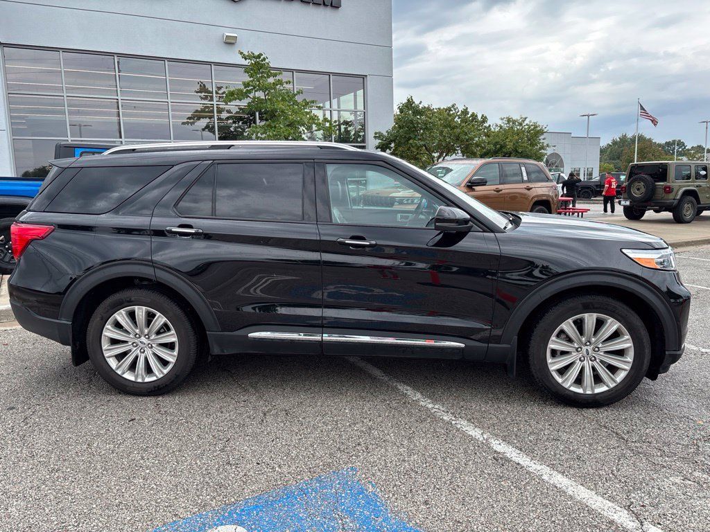 Used 2023 Ford Explorer Limited w/ Limited Technology Package AWD/4WD image 9