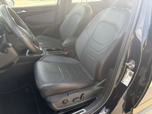 Used 2025 Volkswagen Jetta GLI Autobahn FWD image 19
