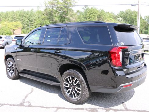 Used 2024 GMC Yukon AT4 w/ Technology Package AWD/4WD image 3