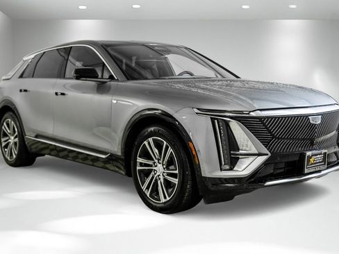 Used 2024 Cadillac Lyriq Luxury w/ LPO, Floor Liner Package image 8