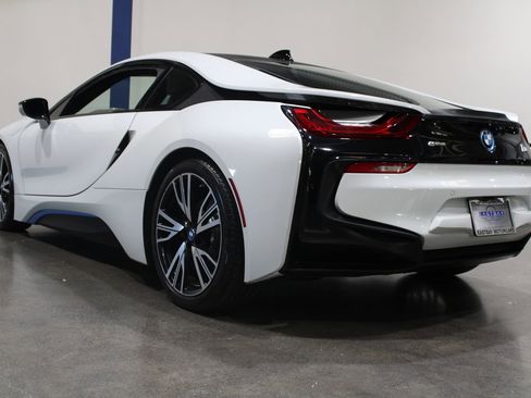 Used 2017 BMW i8 AWD/4WD image 8
