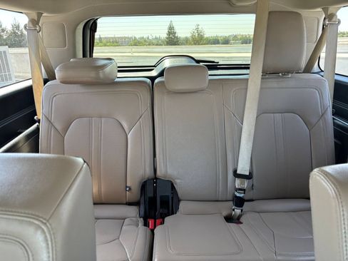 Used 2024 Ford Expedition Max Limited RWD image 33