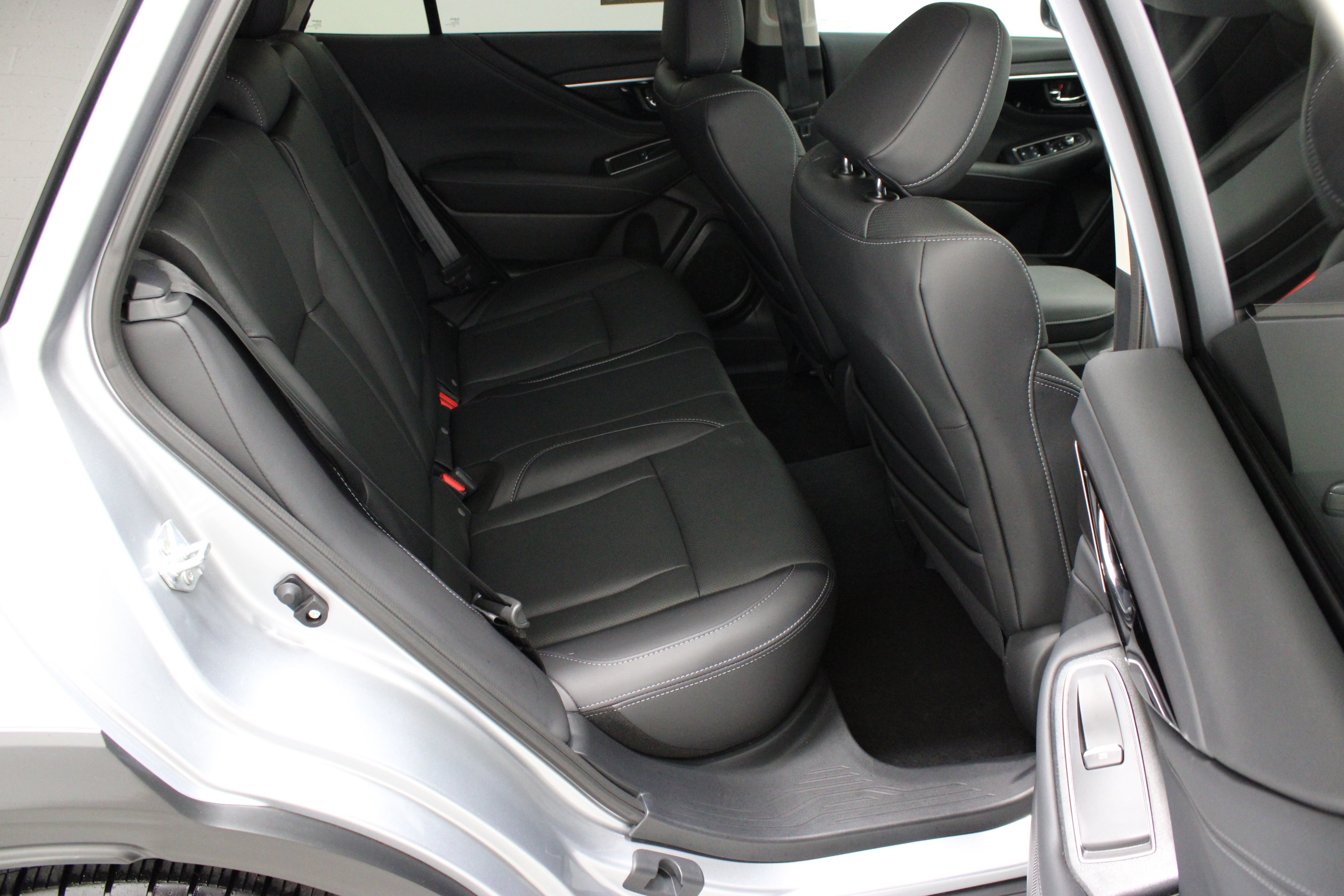 Used 2025 Subaru Outback Touring XT AWD/4WD image 38