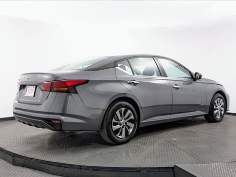 Used 2024 Nissan Altima 2.5 S FWD image 8