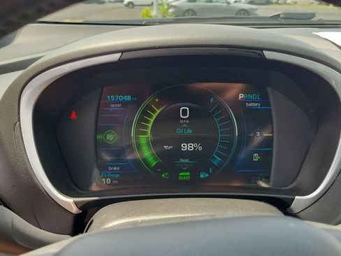 Used 2017 Chevrolet Volt LT w/ Comfort Package FWD image 28