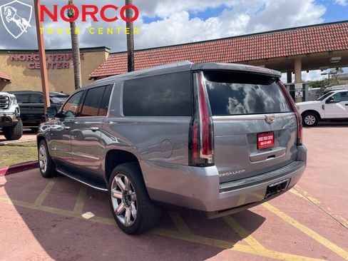 Used 2019 Cadillac Escalade ESV Luxury image 45