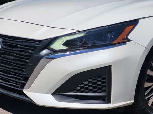 Used 2023 Nissan Altima 2.5 SV FWD image 5