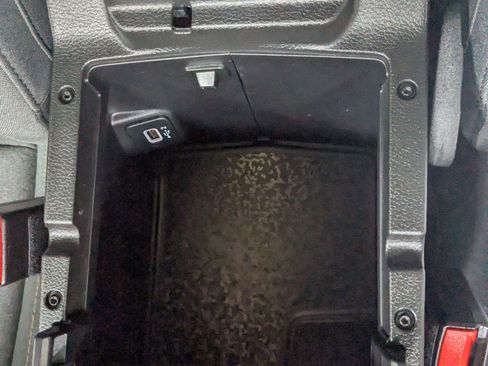 Used 2024 Jeep Wrangler Unlimited Sahara AWD/4WD image 19