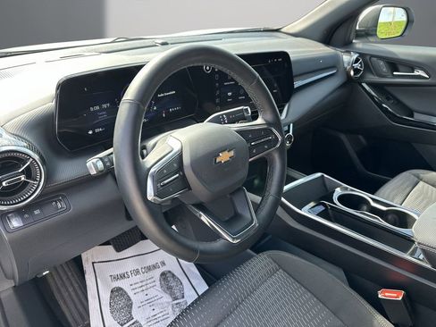Used 2025 Chevrolet Equinox LT FWD image 13