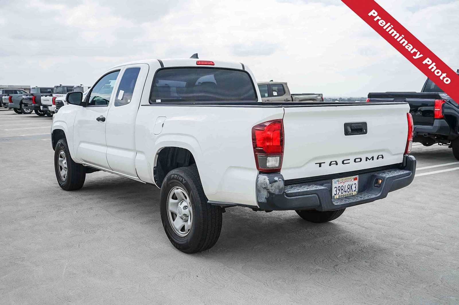 Used 2018 Toyota Tacoma SR RWD image 8
