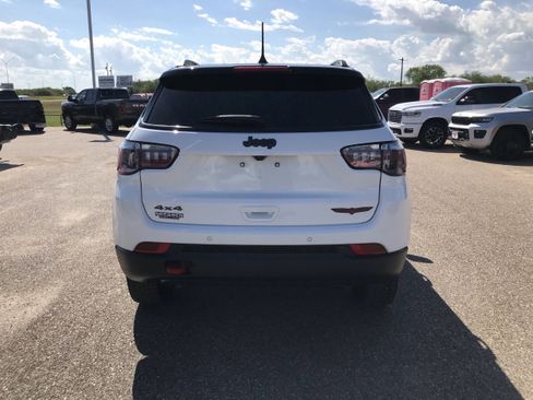 Used 2024 Jeep Compass Trailhawk image 6