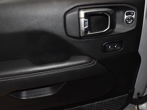 Used 2023 Jeep Wrangler Sahara image 25