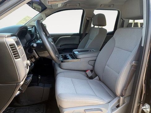 Used 2017 Chevrolet Silverado 1500 Custom w/ Custom Convenience Package AWD/4WD image 4