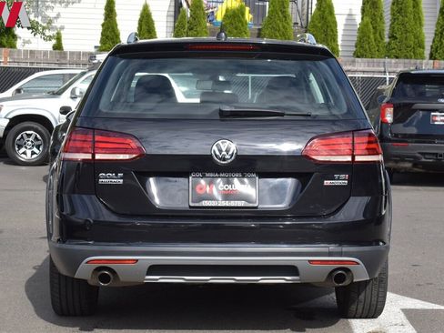 Used 2018 Volkswagen Golf Alltrack SE image 4