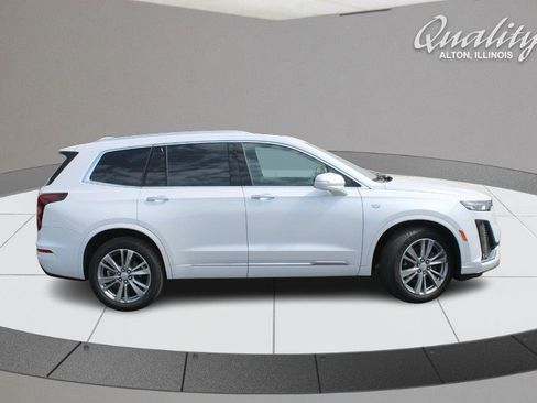 Used 2024 Cadillac XT6 Premium Luxury AWD/4WD image 2