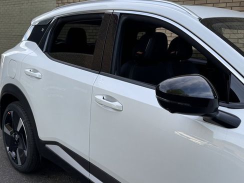 New 2026 Nissan Kicks SR w/ SR Premium Package AWD/4WD image 12