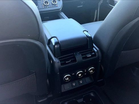 Certified 2025 Land Rover Defender 130 X-Dynamic SE AWD/4WD image 24
