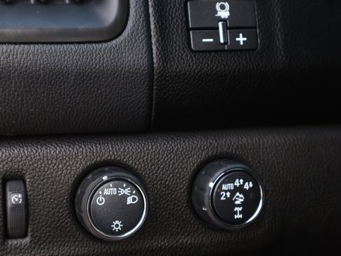 Used 2022 Chevrolet Colorado ZR2 image 12